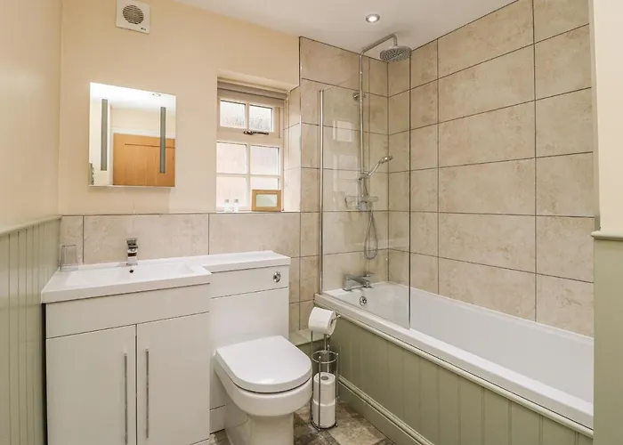 Holiday home Pear Tree York